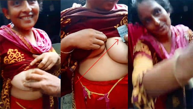 Neighbour Aunty Showing Her Boobs Showing
