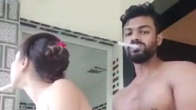 subah subah brush karte hue mehraru ke chodai 
